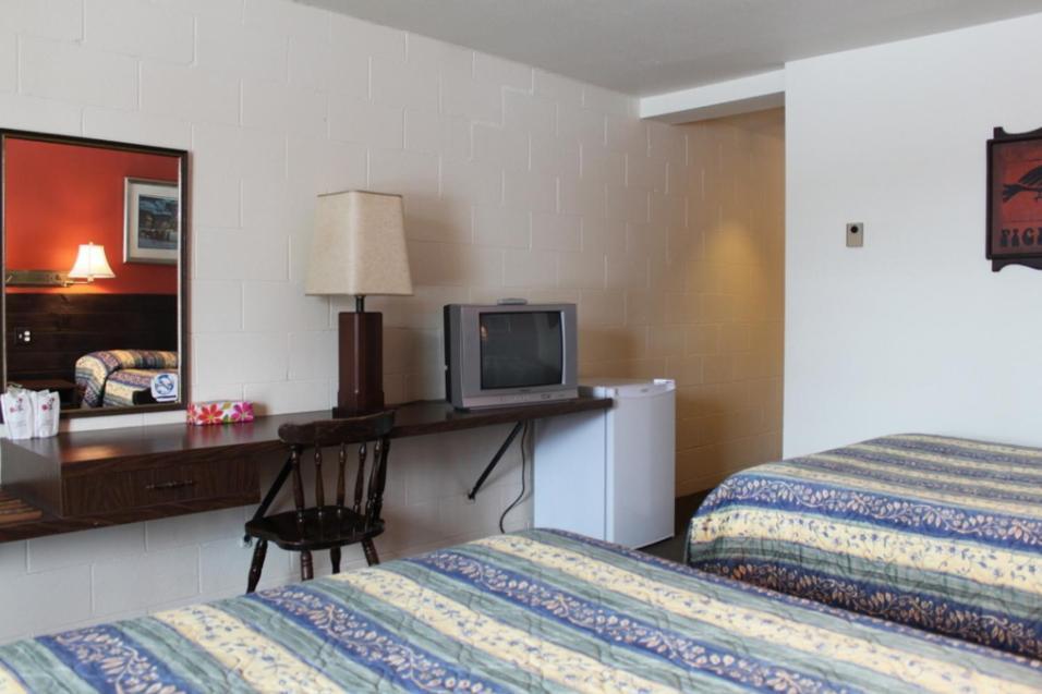 Auberge - Motel Le Pigeonnier Farnham Zimmer foto